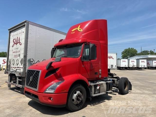 Volvo VNM42T Autotractoare