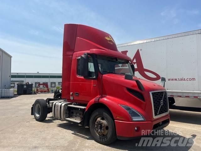 Volvo VNM42T Autotractoare
