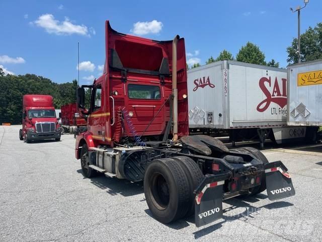Volvo VNM42T Autotractoare