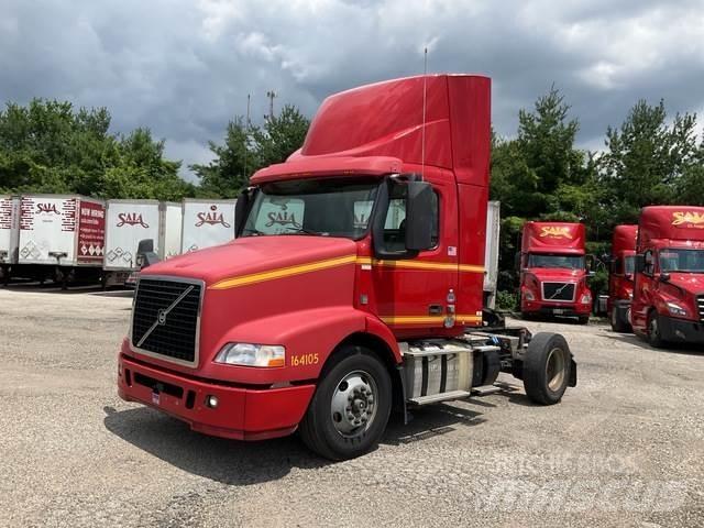 Volvo VNM42T Autotractoare