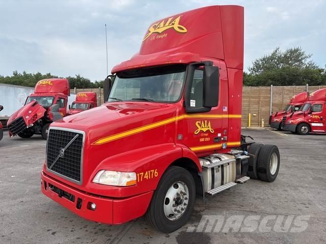 Volvo VNM42T Autotractoare