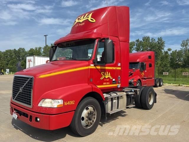 Volvo VNM42T Autotractoare