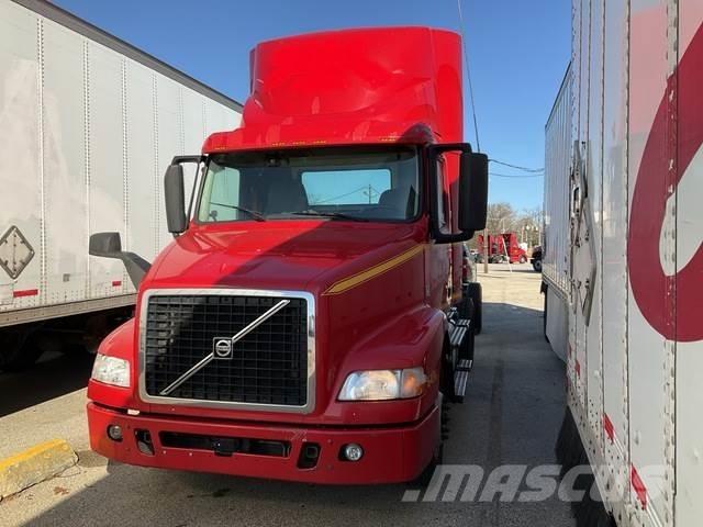 Volvo VNM42T Autotractoare