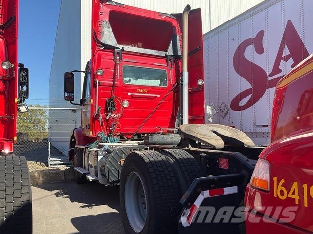 Volvo VNM42T Autotractoare