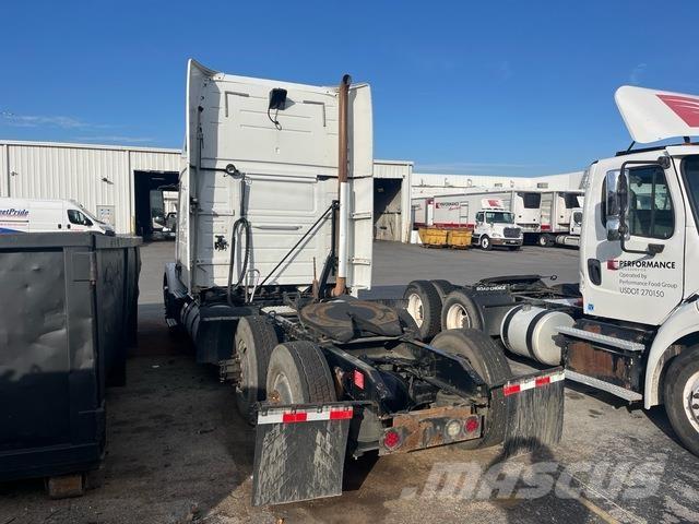 Volvo VNM64T Autotractoare