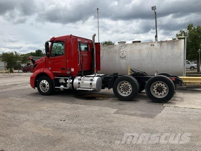 Volvo VNR Autotractoare