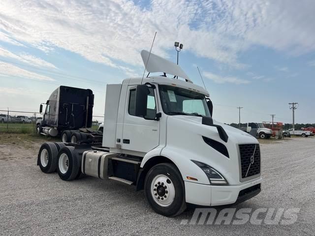Volvo VNR64300 Autotractoare