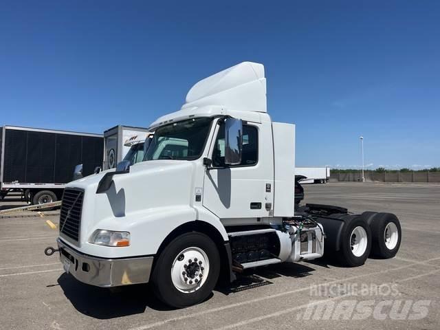 Volvo VNR64T Autotractoare