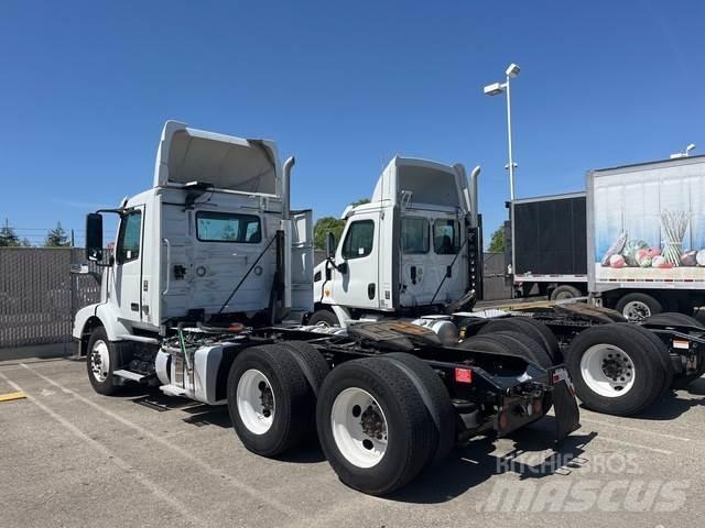 Volvo VNR64T Autotractoare