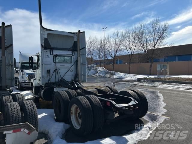 Volvo VNR64T Autotractoare