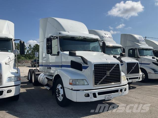 Volvo VNR64T Autotractoare