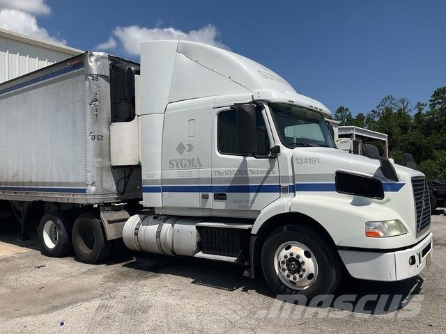Volvo VNR64T Autotractoare