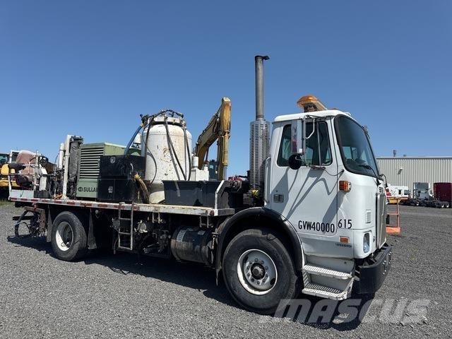 Volvo WX42 Municipal/vehicul cu uz general
