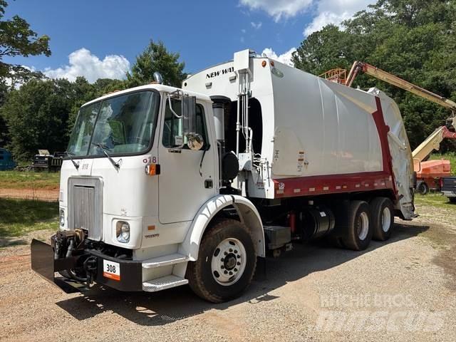 Volvo WX64 Camion de deseuri