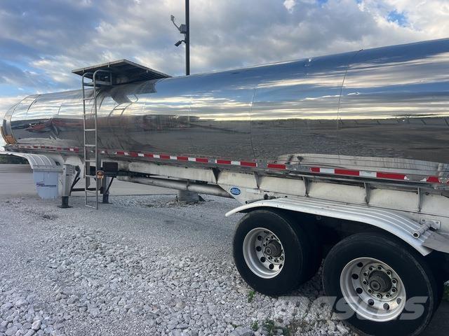 Walker  Remorci Cisterne