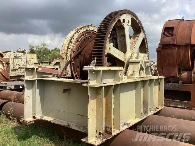  Winch Macarale