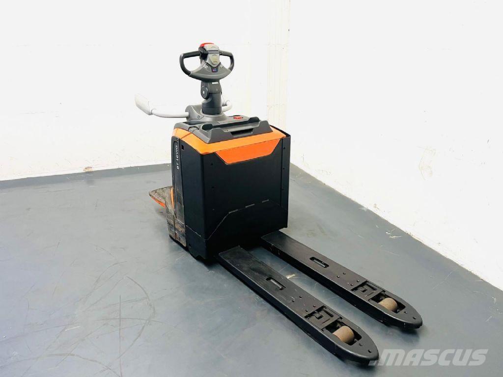 BT LPE 200 Transpaleta manuala