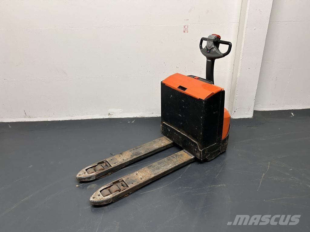 BT LWE200 - Lithium Ion Transpaleta manuala