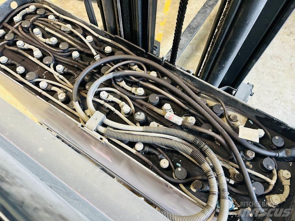 BT RRE140 Stivuitor cu catarg retractabil