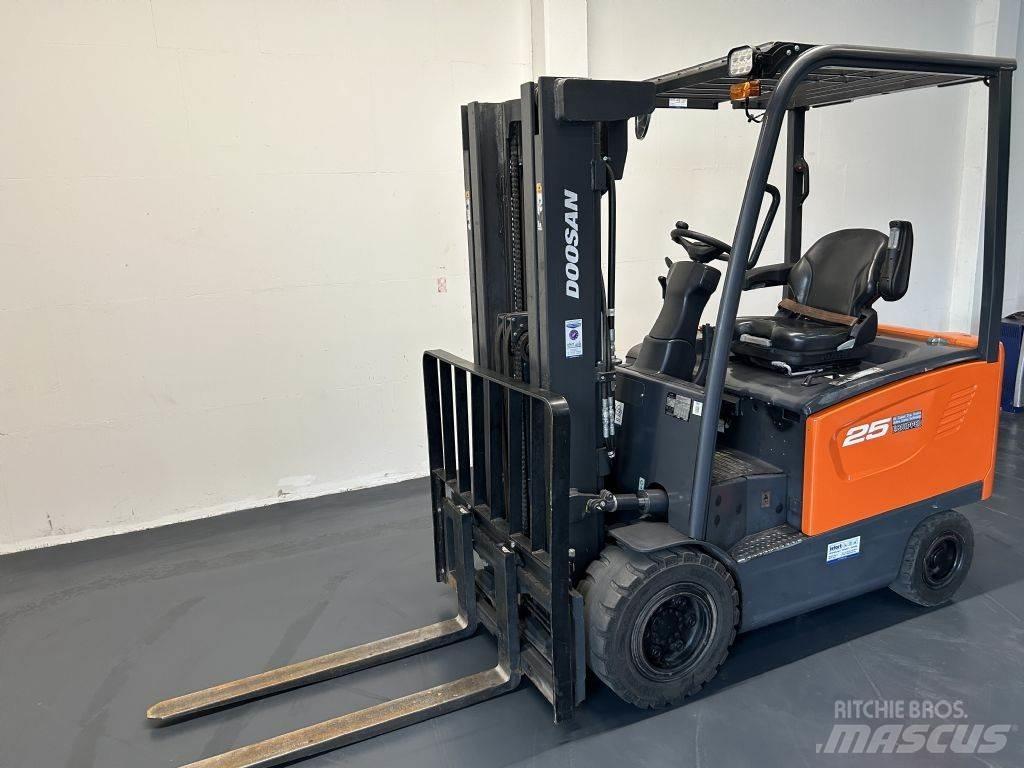 Doosan B25S-7 Stivuitor electric