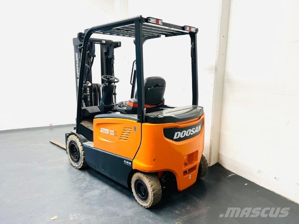 Doosan B25X-7 Plus Stivuitor electric
