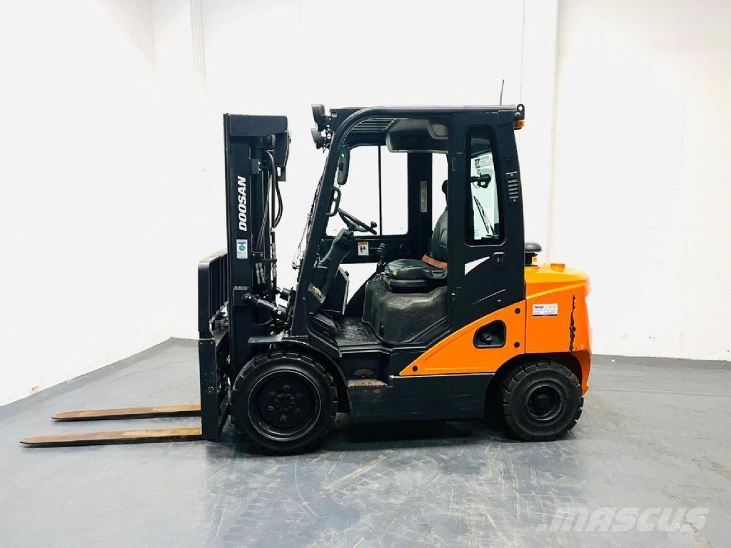 Doosan D30S-7 Stivuitor diesel