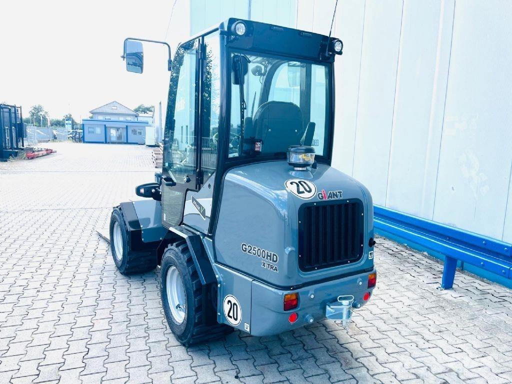 GiANT G2500 X-TRA HD Incarcator pe pneuri