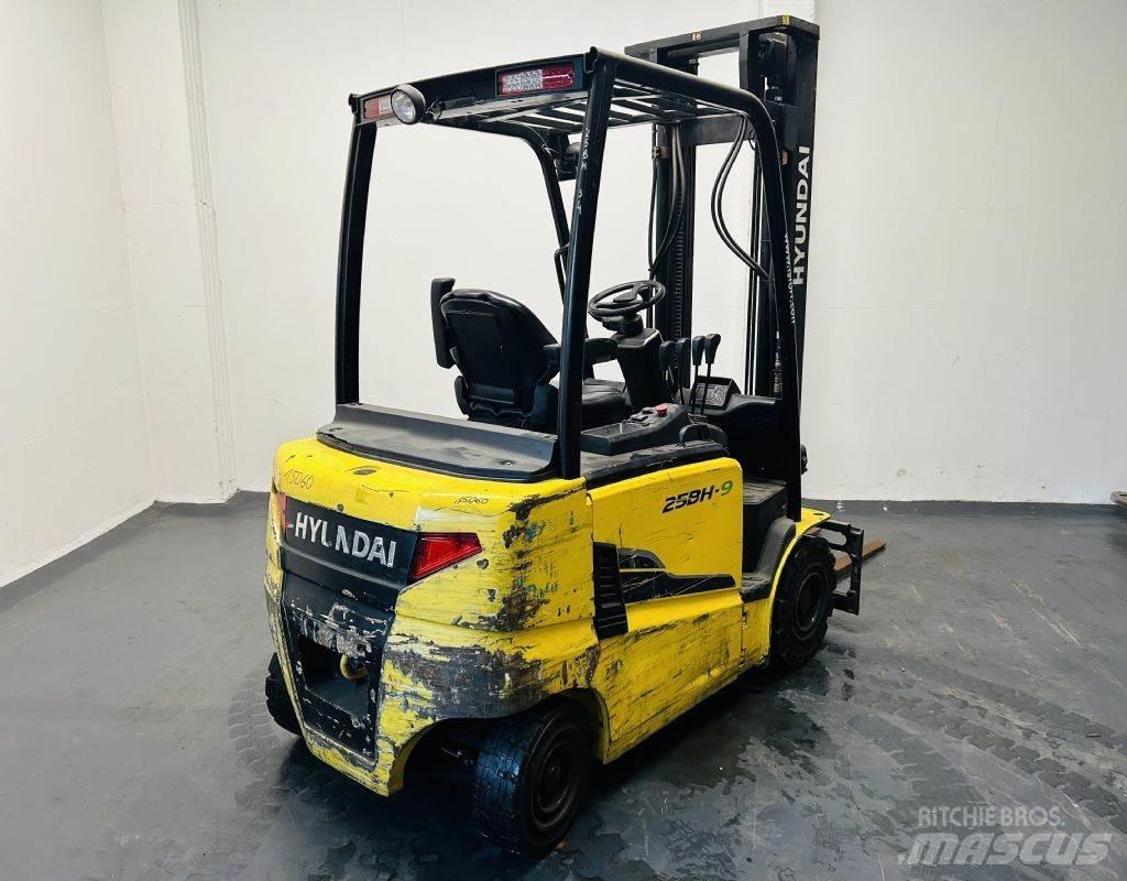 Hyundai 25BH-9 Stivuitor electric