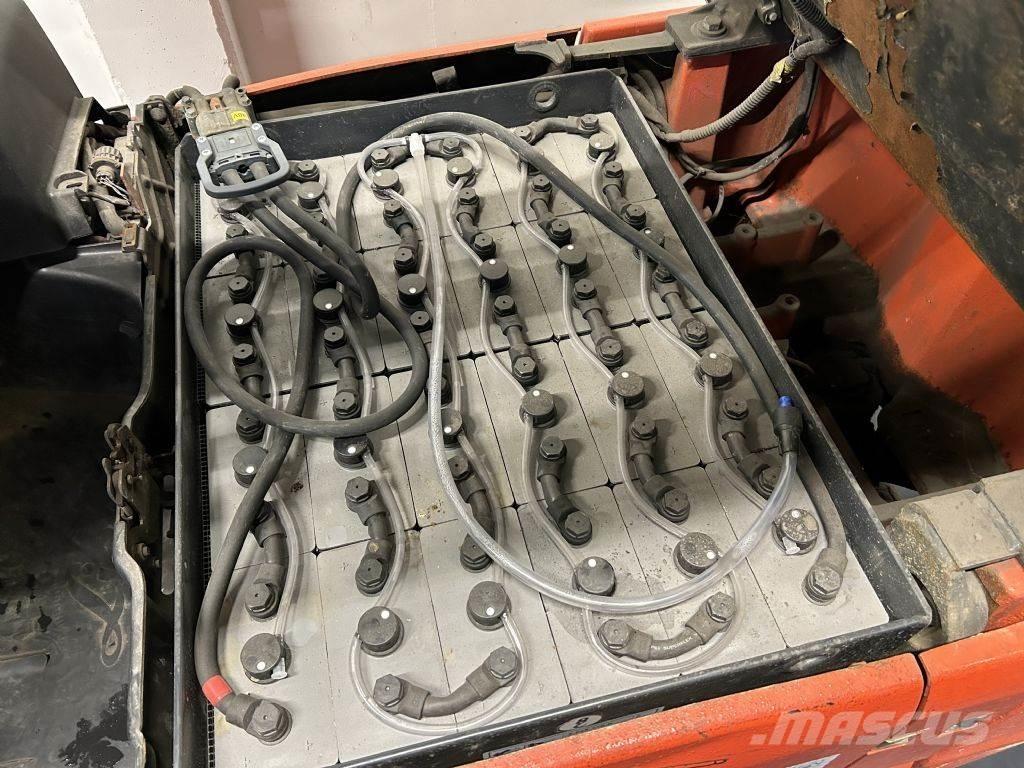 Linde E16H-01 Stivuitor electric