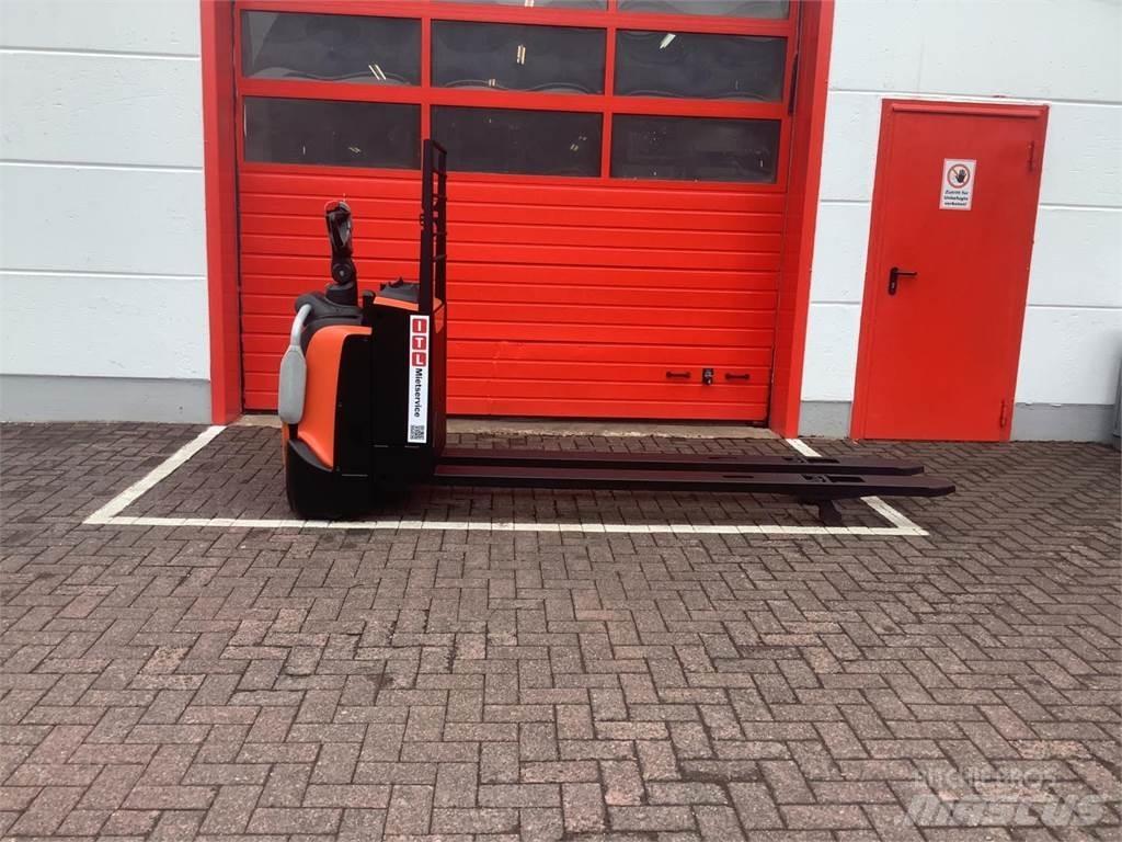 Toyota LPE200 Transpaleta manuala
