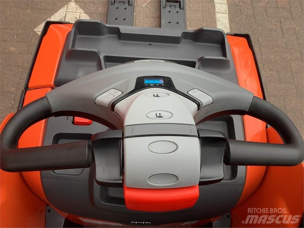 Toyota LPE200 Transpaleta manuala