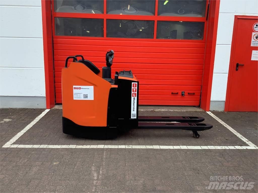 Toyota LPE200 Transpaleta manuala