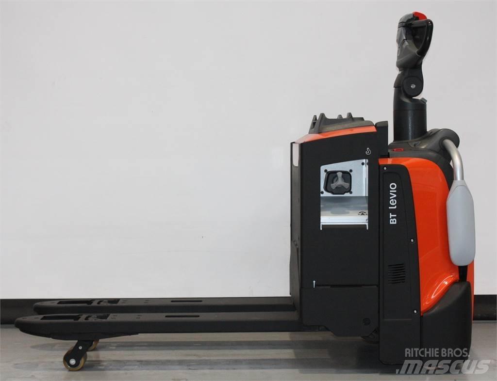 Toyota LPE220 Transpaleta manuala