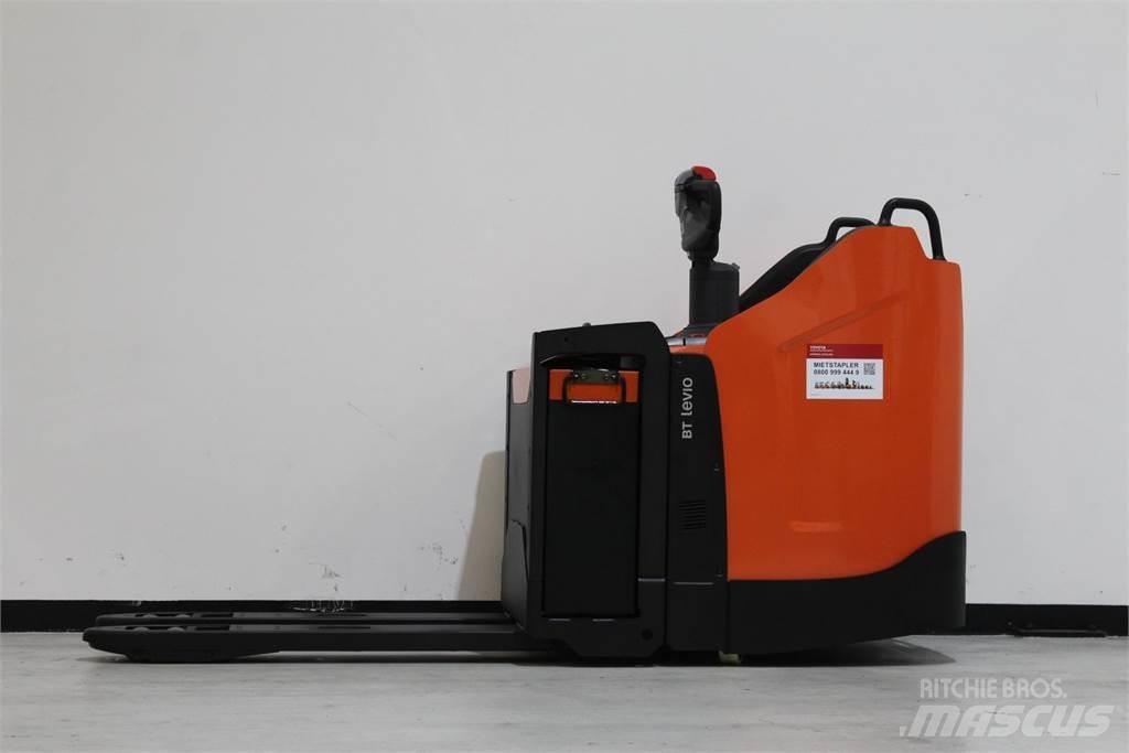 Toyota LPE220 Transpaleta manuala