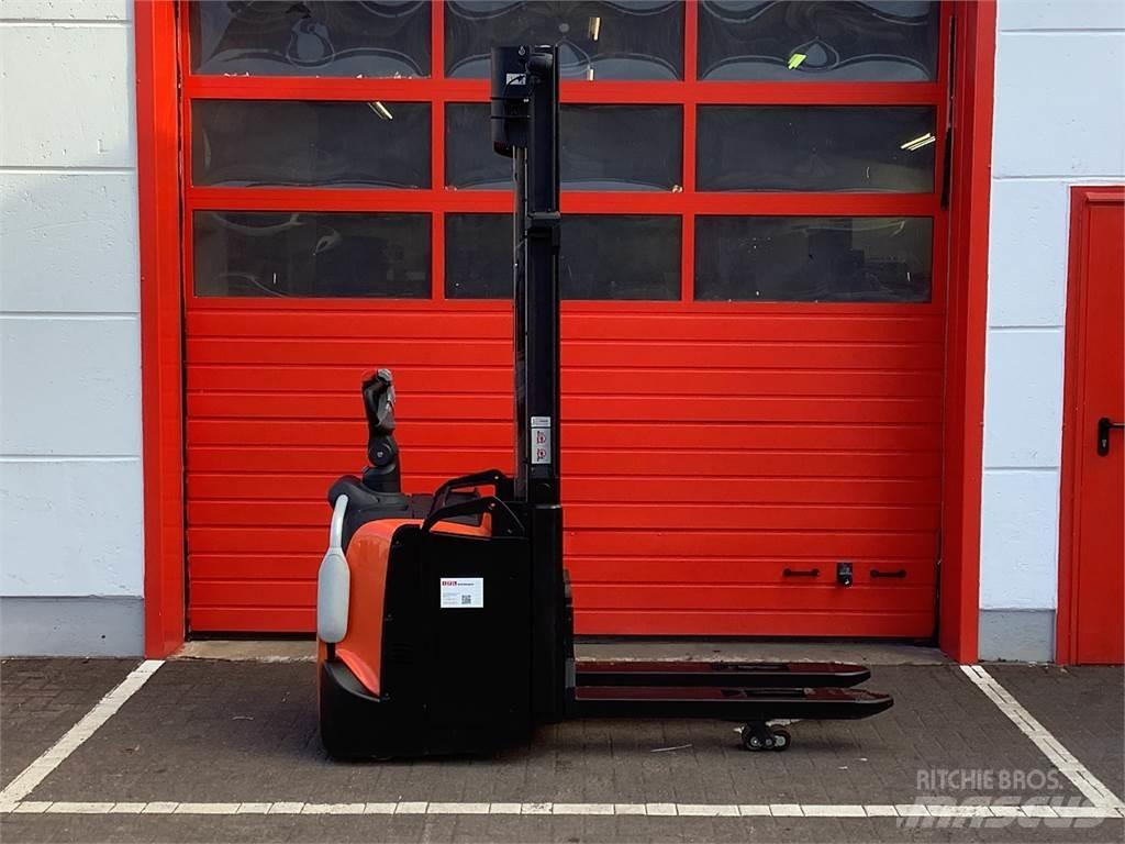 Toyota SPE120L Transpaleta manuala