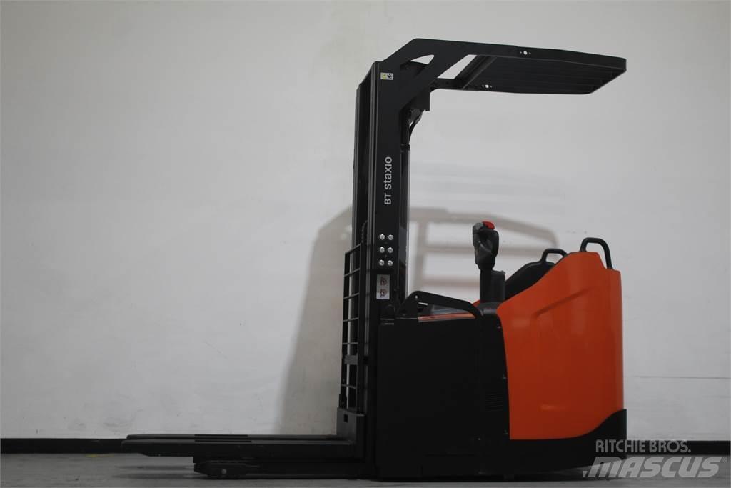 Toyota SPE140 Transpaleta manuala