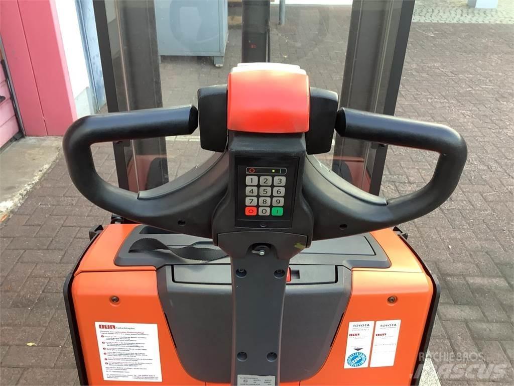 Toyota SWE120 Transpaleta manuala
