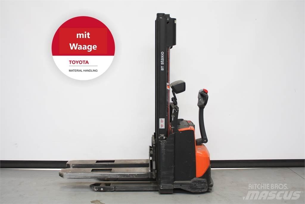 Toyota SWE140 Transpaleta manuala