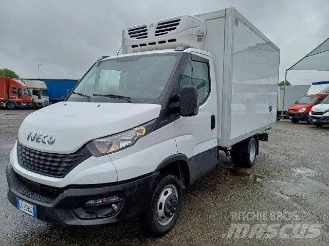 Iveco 35C16 Camion cu control de temperatura