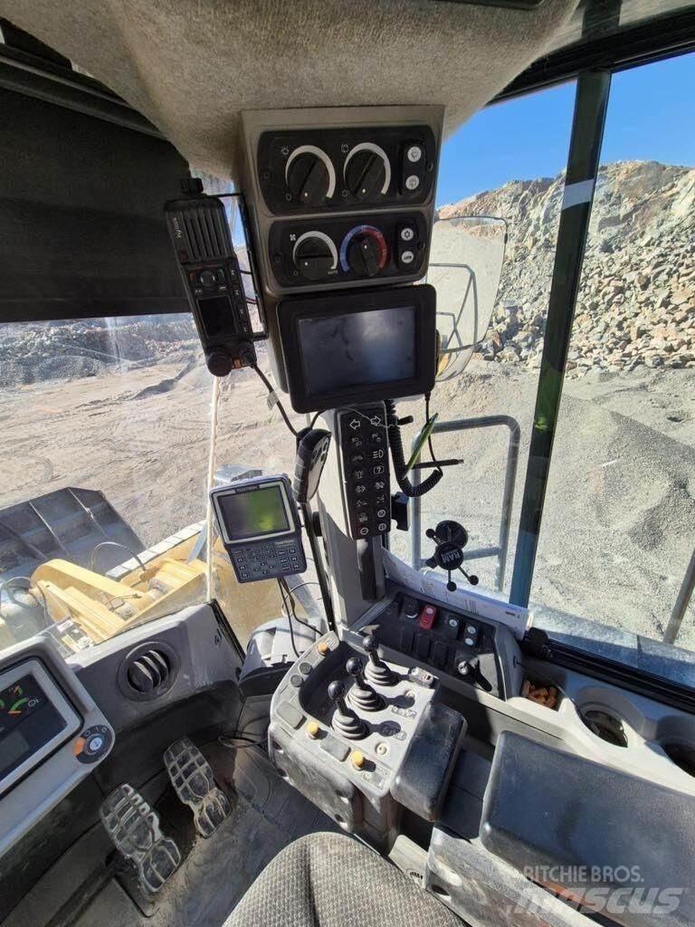 CAT 980M Incarcator pe pneuri