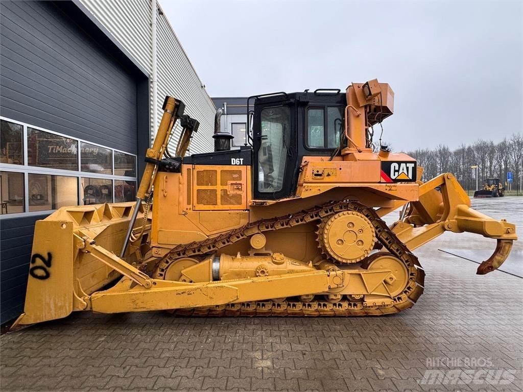 CAT D6T Buldozere pe senile