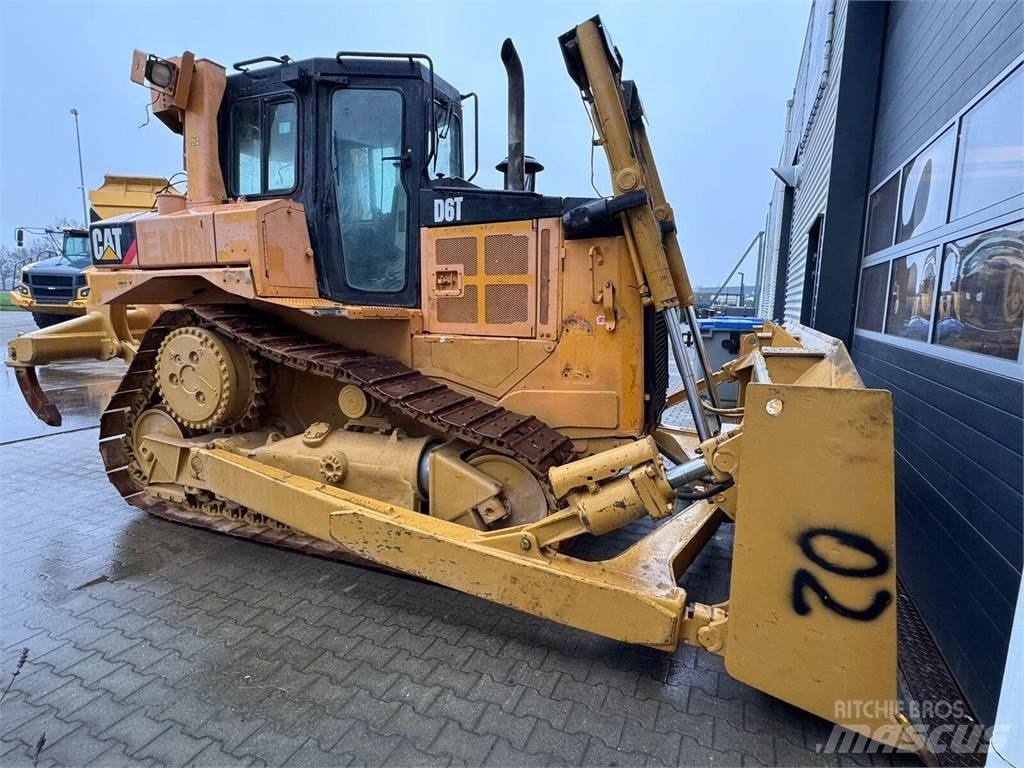 CAT D6T Buldozere pe senile