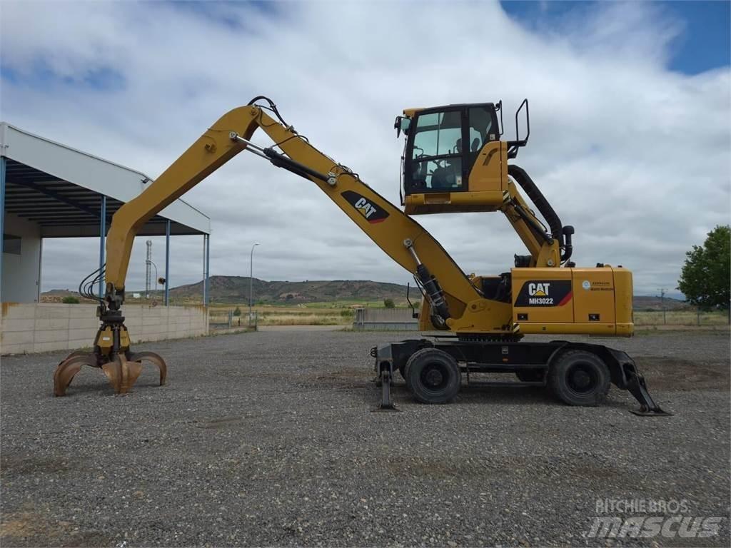 CAT MH3022 Excavatoare cu roti