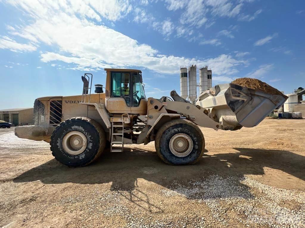 Volvo L180F Incarcator pe pneuri