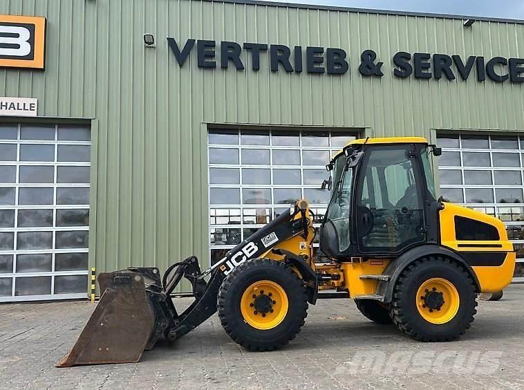 JCB 409 Incarcator pe pneuri