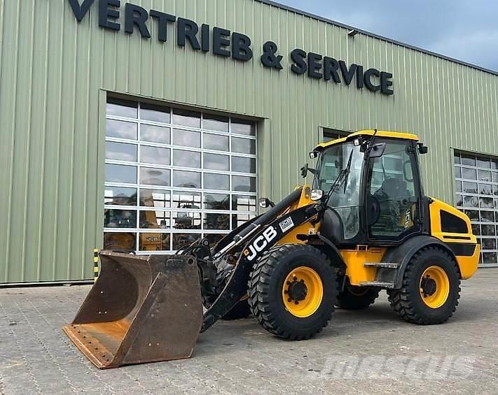 JCB 409 Incarcator pe pneuri