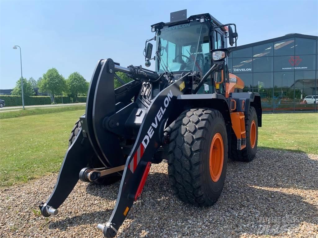Develon DL250-7 Incarcator pe pneuri