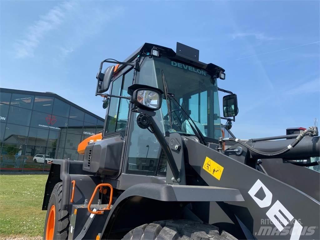 Develon DL250-7 Incarcator pe pneuri
