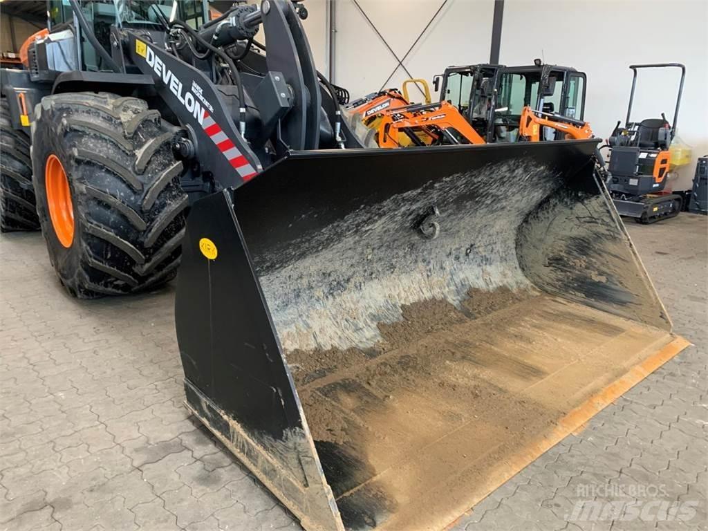 Develon DL280-7 Incarcator pe pneuri