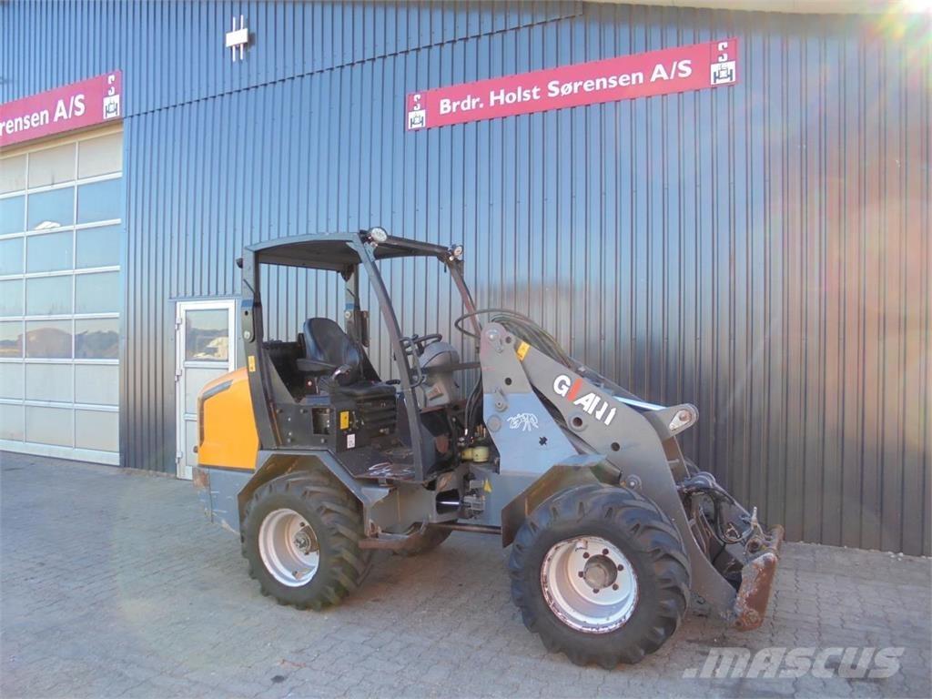 GiANT 5003 Mini incarcatoare